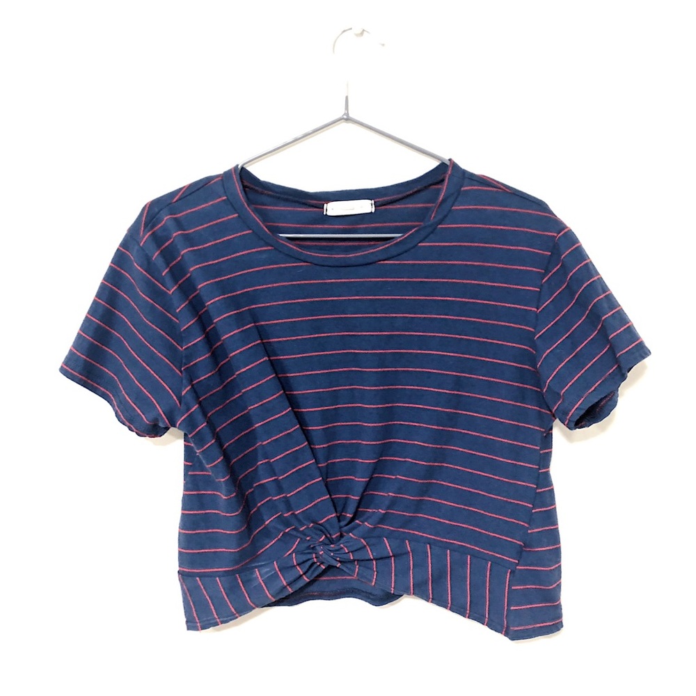 Twisted crop blue and red T-shirt